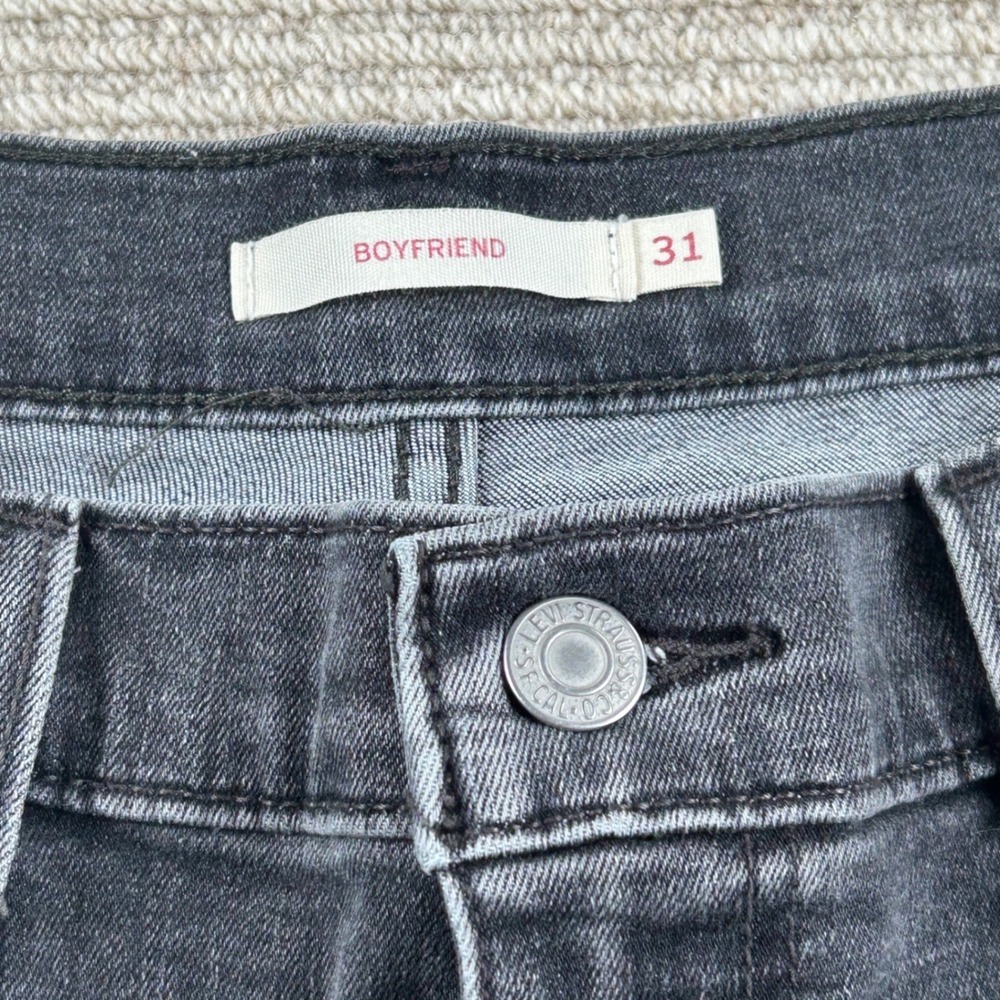 Levi's Mid Rise Boyfriend Jeans Womens 31 (Actual 34) Black Faded Denim 19887 - Picture 3 of 14